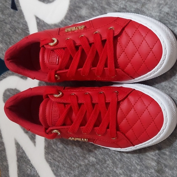 Red GUESS Women’s Sneaker size 6.5 - Picture 3 of 4